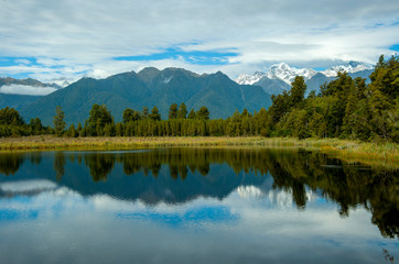 Fototapeta na wymiar Lake at Te Wahipounamu World Heritage