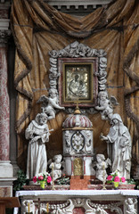 Obraz premium Main Altar in the Catholic Church of the Saint Clare in Kotor, Montenegro