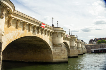 Naklejka premium Neuf Bridge