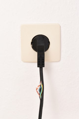 Defective power cable broken power cable