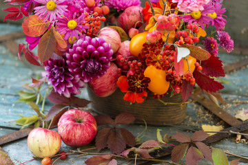 Obraz na płótnie Canvas Autumn colorful flowers closeup, fall bouquet with dahlia