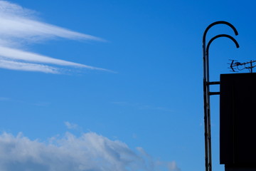 青空と建造物