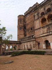 Fototapeta premium The Jehangir Mahal, Orchha Fort, Religia Hinduism, ancient architecture, Orchha, Madhya Pradesh, India.