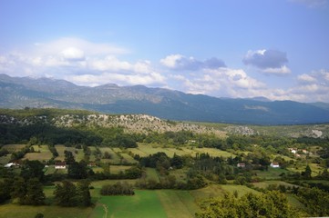 Obraz premium krajobraz gór i wzgórz