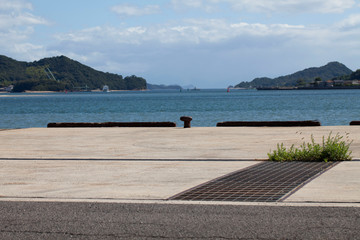 波止場と瀬戸内海の景色