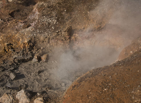 Blubberndes Schlammloch bei Reykjadalur in Island