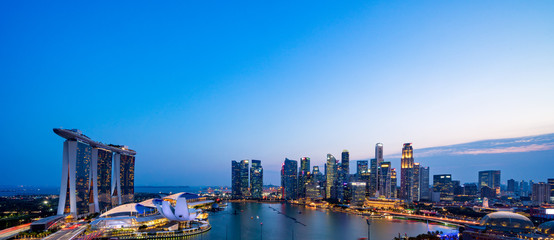 Naklejka na ściany i meble Singapore skyscrapers at magic hour