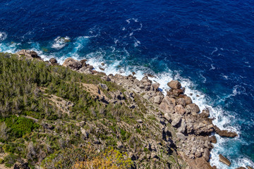 Aussicht auf den Küstenstreifen im Norden von Mallorca vom Aussichtspunkt Torre des Verger zwischen Bayalbufar und Andratx