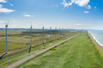 サロベツ原野の風力発電所 / 北海道 道北地方の観光イメージ