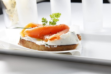 pincho salmón y queso