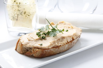 pincho aperitivo gourmet paté. gourmet pâté appetizer skewer.