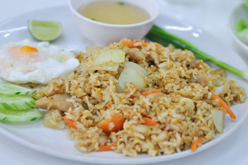 fried rice or stir-fried rice with fried egg