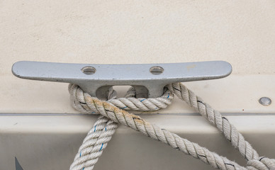 Festmacher auf einem Boot