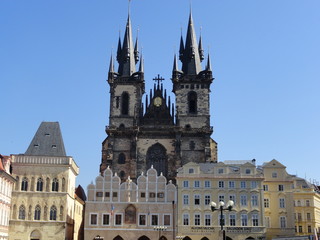 Fototapeta na wymiar Kirche mit historischer Architektur
