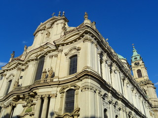 Fototapeta na wymiar historische Kirche in Prag