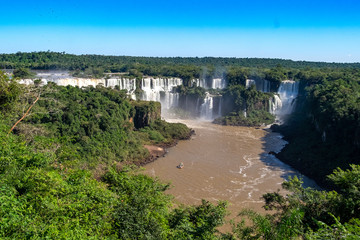 Fototapeta na wymiar cataratas de Iguazu lado de argentina