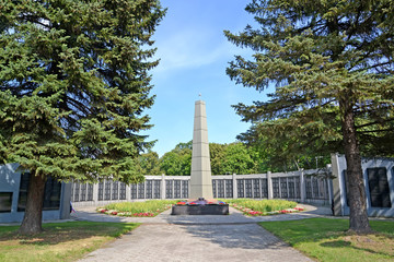Fototapeta na wymiar CHERNYAKHOVSK, RUSSIA. A view of a memorial complex on a mass grave of the Soviet soldiers. Kaliningrad region