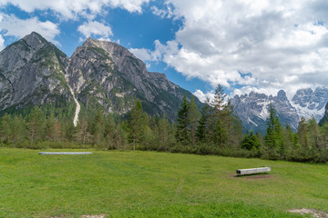 Wiese am Fu&szlig;e des Monte Piana in S&uuml;dtirol