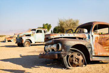 Obraz na płótnie Canvas Abandoned old cars