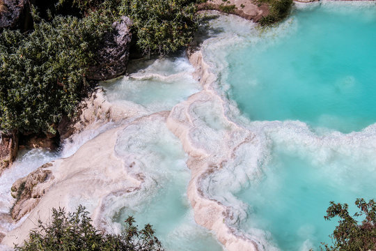 &Aacute;guas Turquesas de Millpu no Peru