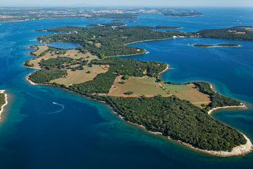 Obraz premium Aerial scene of coast in Brijuni National Park