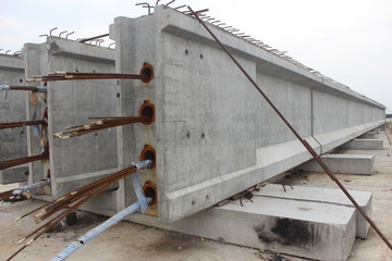 the structure of the bridge girder on the toll road