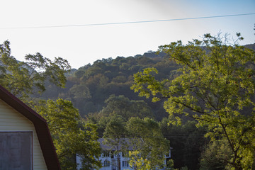 Частный дом в горной лесистой местности