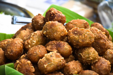 meatballs with tomato sauce
