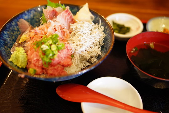 伊豆海鮮丼2