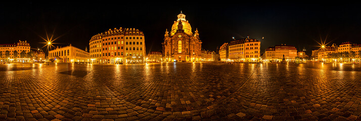 Panorama Neumarkt und Frauenkirche in Dresden