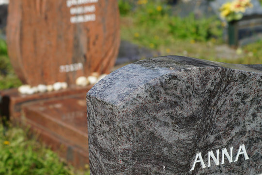 "Anna" - Detail eines Grabsteins auf dem Jüdischen Friedhof in Mülheim an der Ruhr