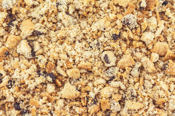 Cookies chocolate broken into fine pieces.