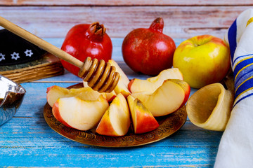 A takes a with honey for the apple slice and pomegranate holiday of Rosh Ha Shana