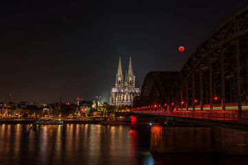 Cologne lunar eclipse on 21.01.2019, Cologne Cathedral.
