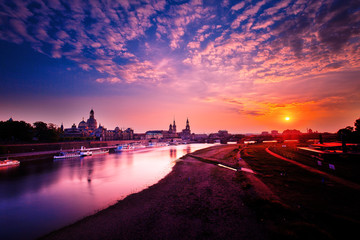 Dresden - Sonnenuntergang am Elbufer