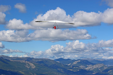 Fototapeta na wymiar Hang Glider flying from the Chabre mountain, France