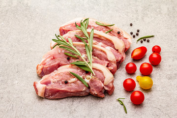 Raw pork belly with rind, peritoneum meat