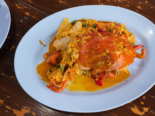 Fried crab with curry powder