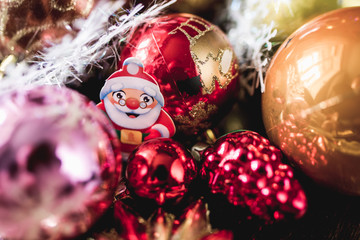 Fototapeta na wymiar christmas decorations on red background