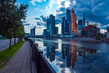 Obraz premium Russia. Moscow. Presnenskaya embankment. Expensive real estate in Moscow. Elite real estate in Moscow. Elite apartments for rent in the capital. Skyscrapers on the waterfront. Russian Federation.