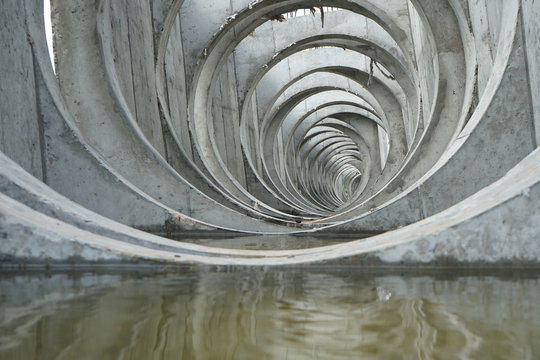 Manhole for reinforced concrete drainage