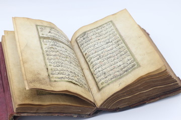 Obraz premium The Holy Quran, Old antique Quran