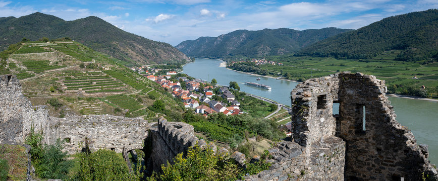 Wachaupanorama Spitz von Ruine Hinterhaus