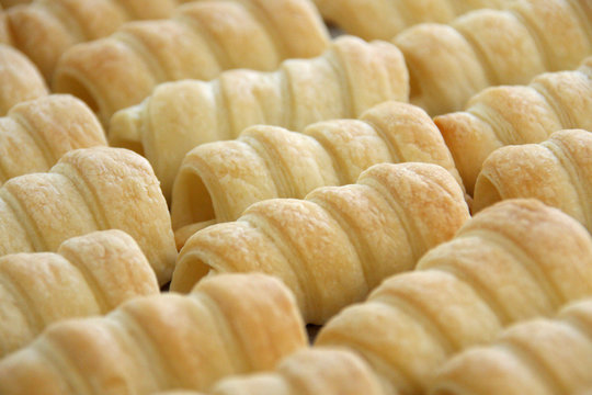 Foam rolls or Schillerlocken Schaumrollen for sweet pastry