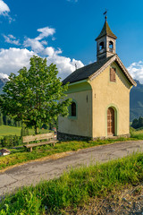 Fototapeta premium Die Kapelle zum Leiden Christi im Südtiroler Ort Toblach
