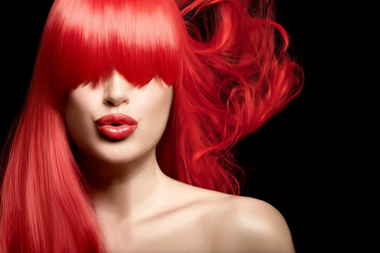 Fototapeta Zmysłowy seksowny piękno portret rudowłosa młoda kobieta o zdrowych długich włosach