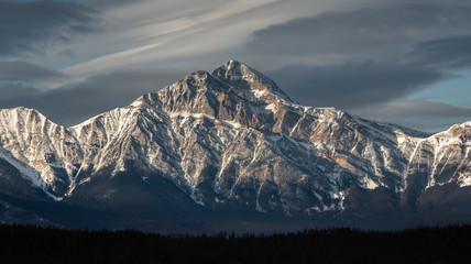 Obraz premium Pyramid Mountain, Jasper national park, Alberta, Canada