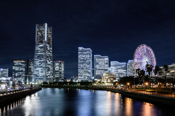 Fototapeta na wymiar 横浜　運河パークとみなとみらい　夜景