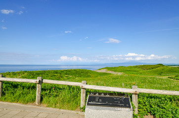 原生花園より東方　青空と草原と