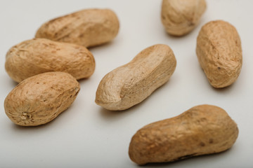 Obraz premium peanuts on white background